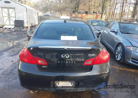 2015 Infiniti Q40 z USA, uszkodzony, nr VIN JN1CV6AR3FM524245